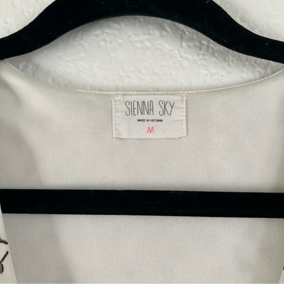 Sienna Sky Size Medium White Blue Floral Faux Wrap Short Sleeve Midi Dress - Picture 6 of 11